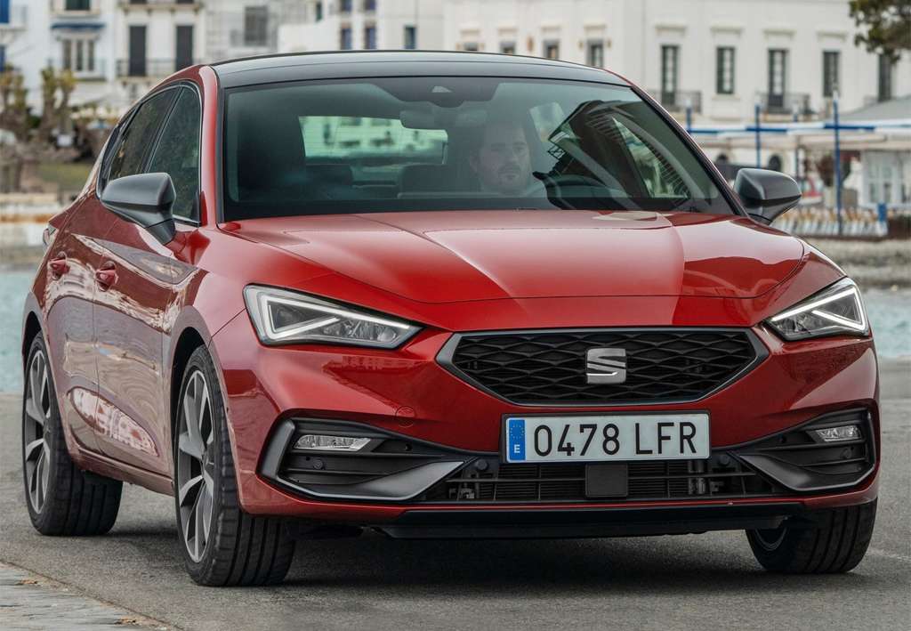 SEAT Leon Compact in Red used in PARLA for € 127.-