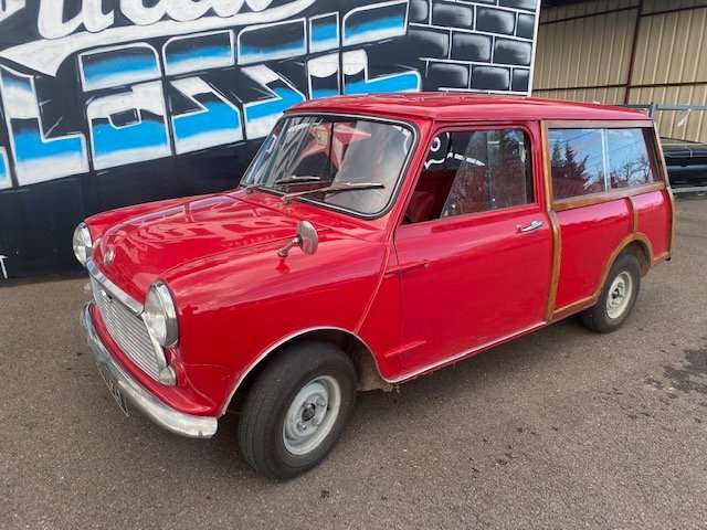 Austin MK Station wagon in Red used in THIMORY for € 15,000.-