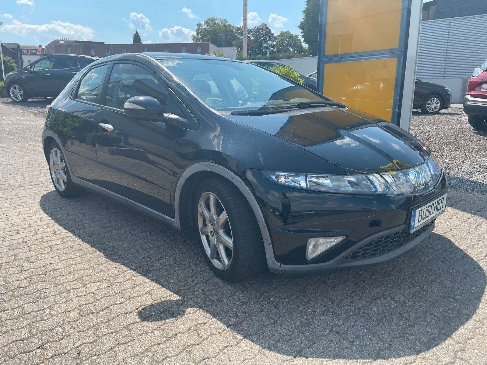 Honda Civic Sedan in Black used in Stolberg for € 3,450.-