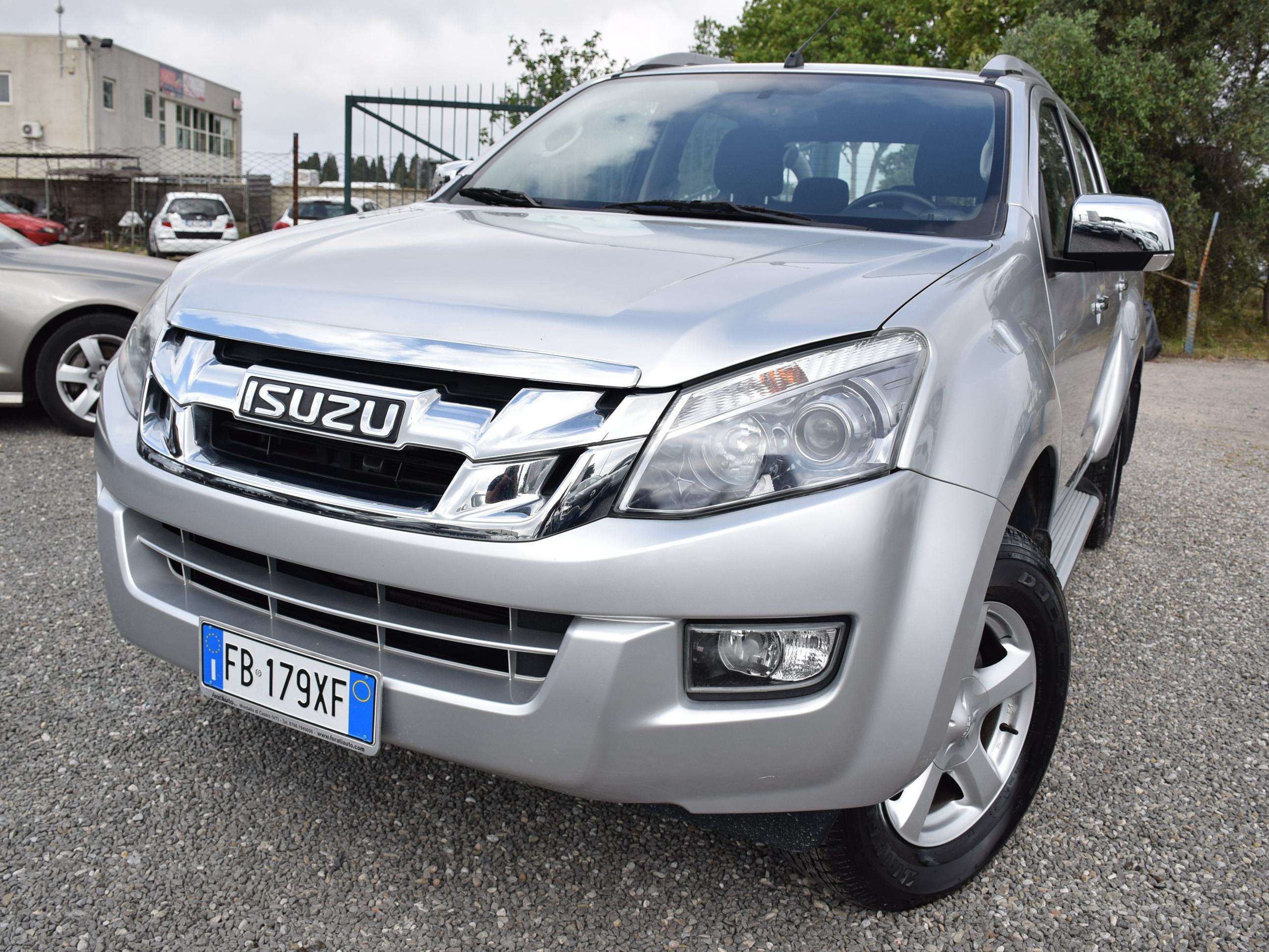 Isuzu D-Max Off-Road/Pick-up in Silver used in Montalto di Castro - Viterbo - Vt for € 30,900.-