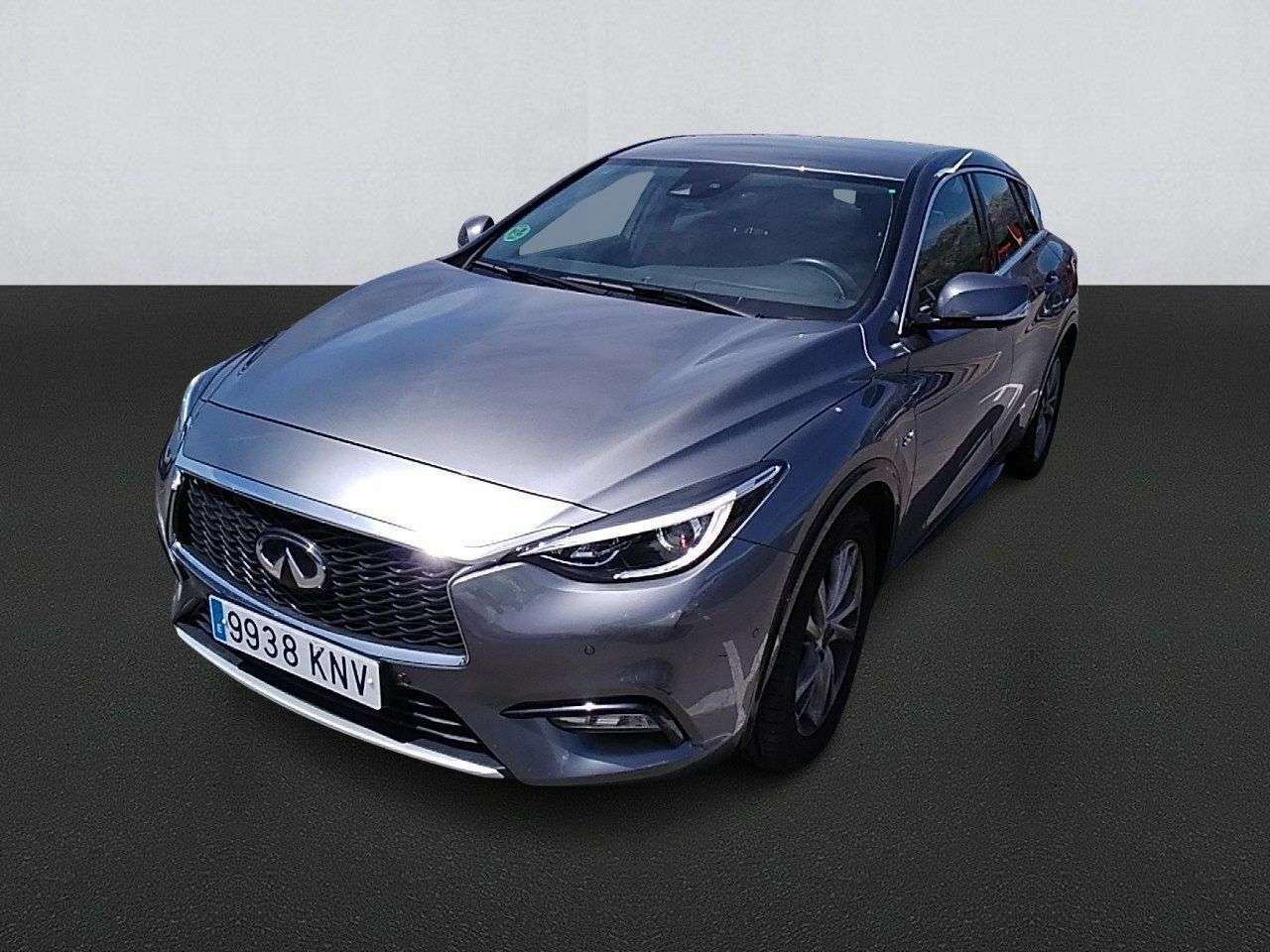 Infiniti Q30 Compact in Grey used in LEON for € 21,500.-