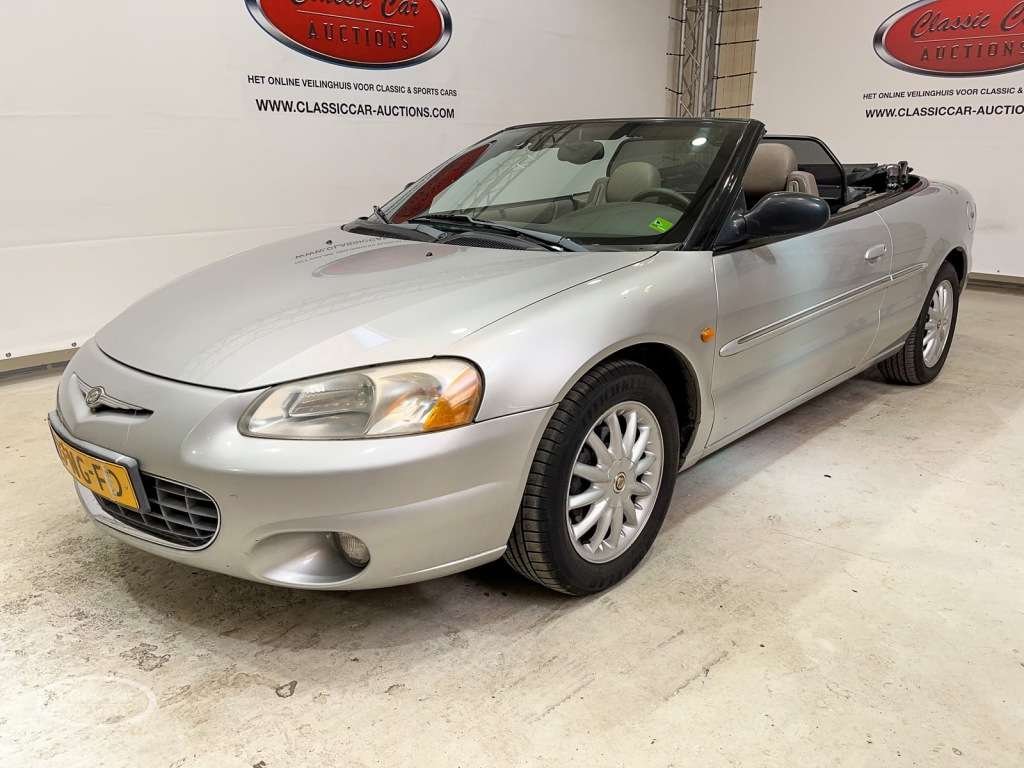 Chrysler Sebring Convertible in Grey used in UITHOORN for € 5,000.-