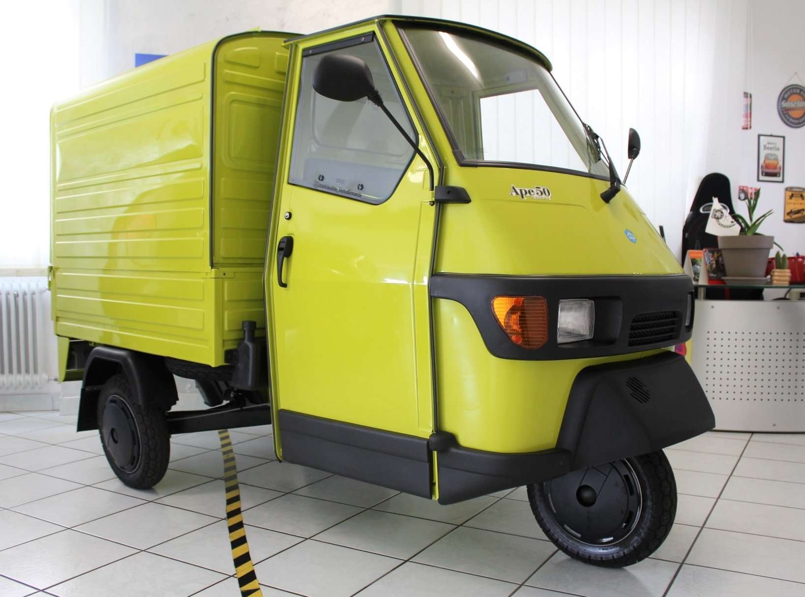 Piaggio Ape Transporter in Green used in Lendinara - Rovigo - Ro for € 6,000.-