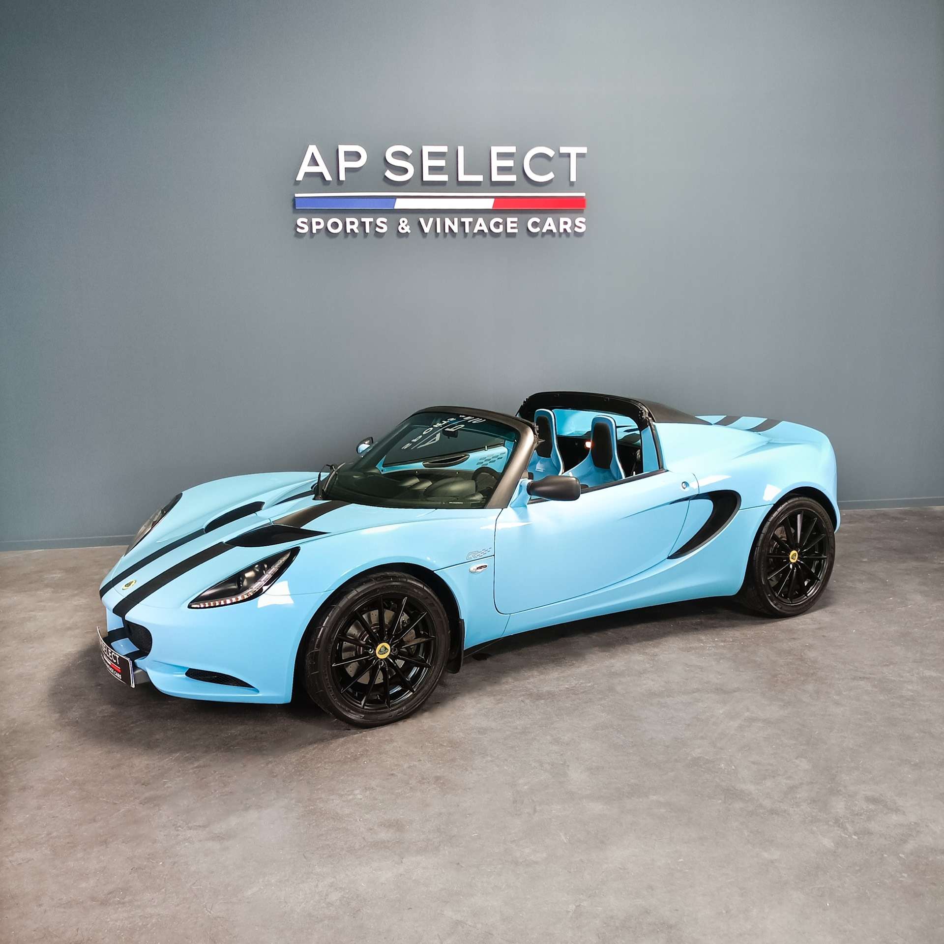 Lotus Elise Convertible in Blue used in Lyon for € 44,990.-