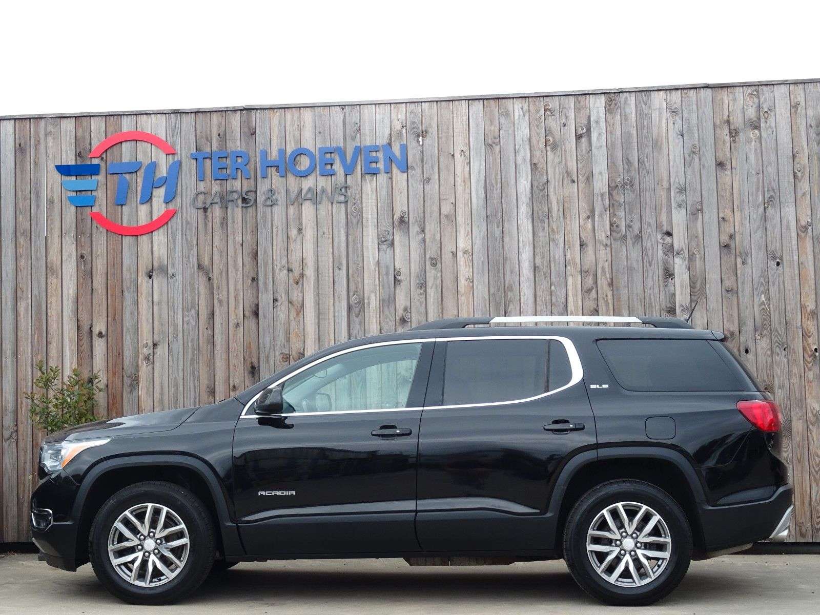 GMC Acadia Off-Road/Pick-up in Black used in Bad Bentheim for € 29,950.-
