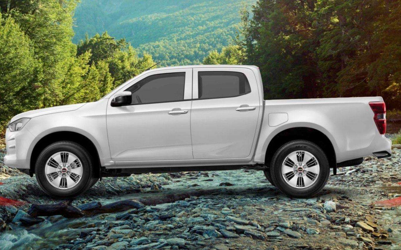 Isuzu D-Max Off-Road/Pick-up in White pre-registered in Osnabrück for € 36,265.-