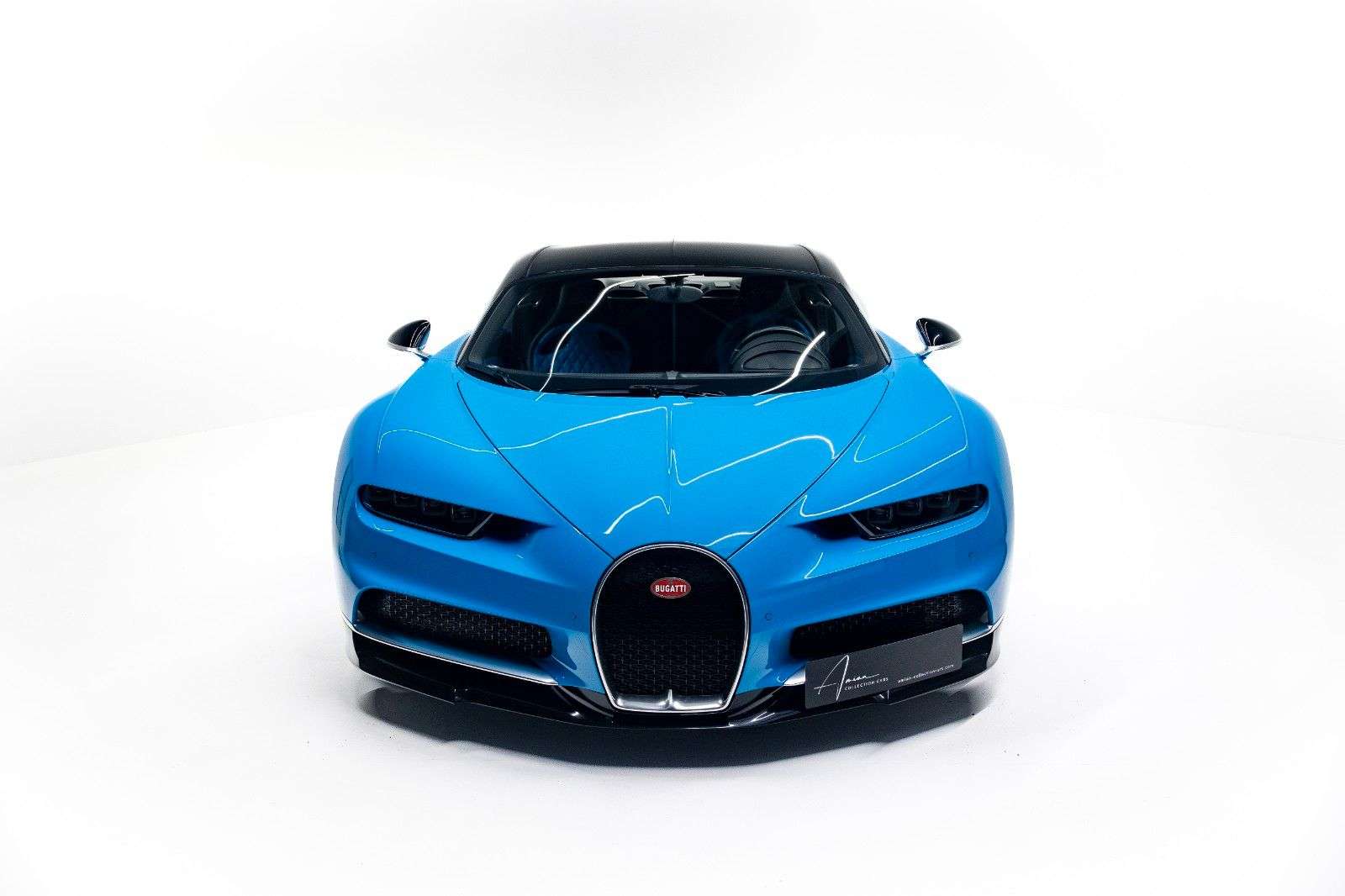 Bugatti Chiron Coupe in Blue used in Kerpen for € 3,600,000.-