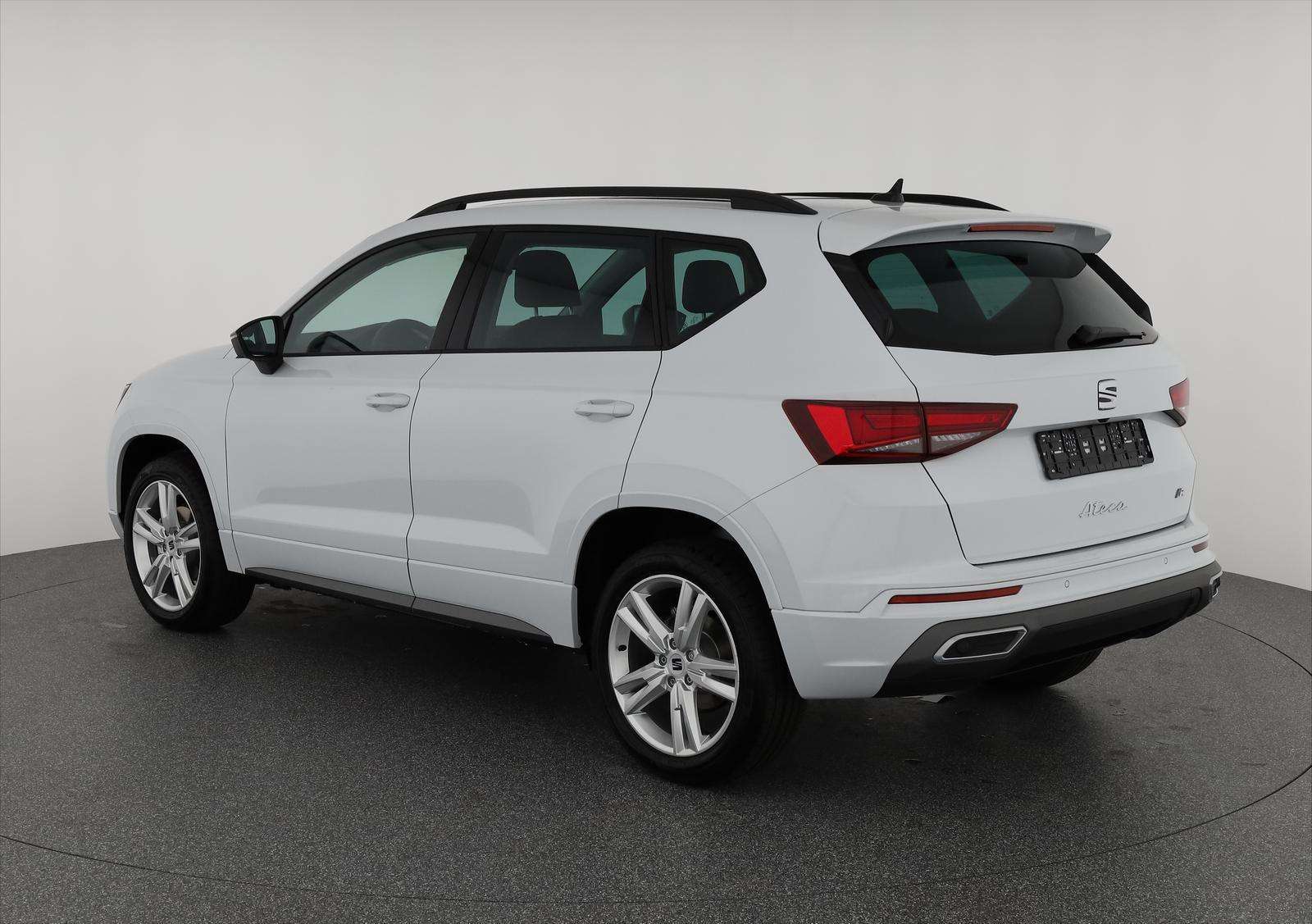 SEAT Ateca Off-Road/Pick-up in White new in Gundelsheim for € 35,295.-