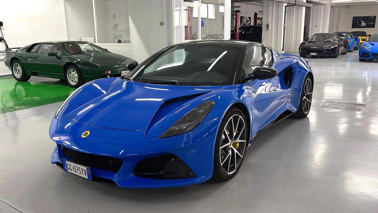 Lotus Emira Coupe in Blue used in Roma - Rm for € 98,500.-