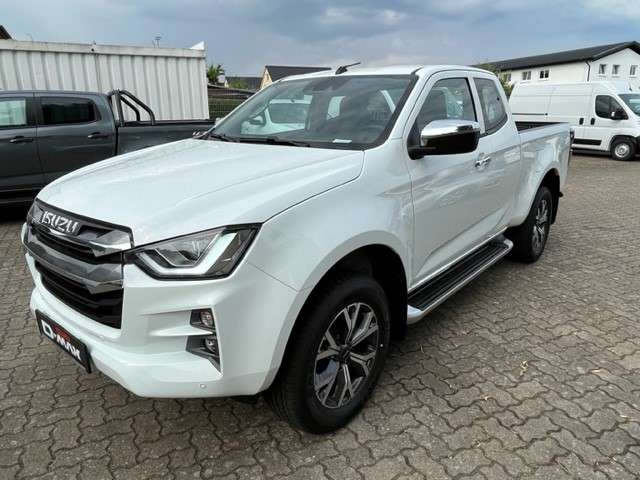 Isuzu D-Max Off-Road/Pick-up in White new in Rostock for € 47,548.-