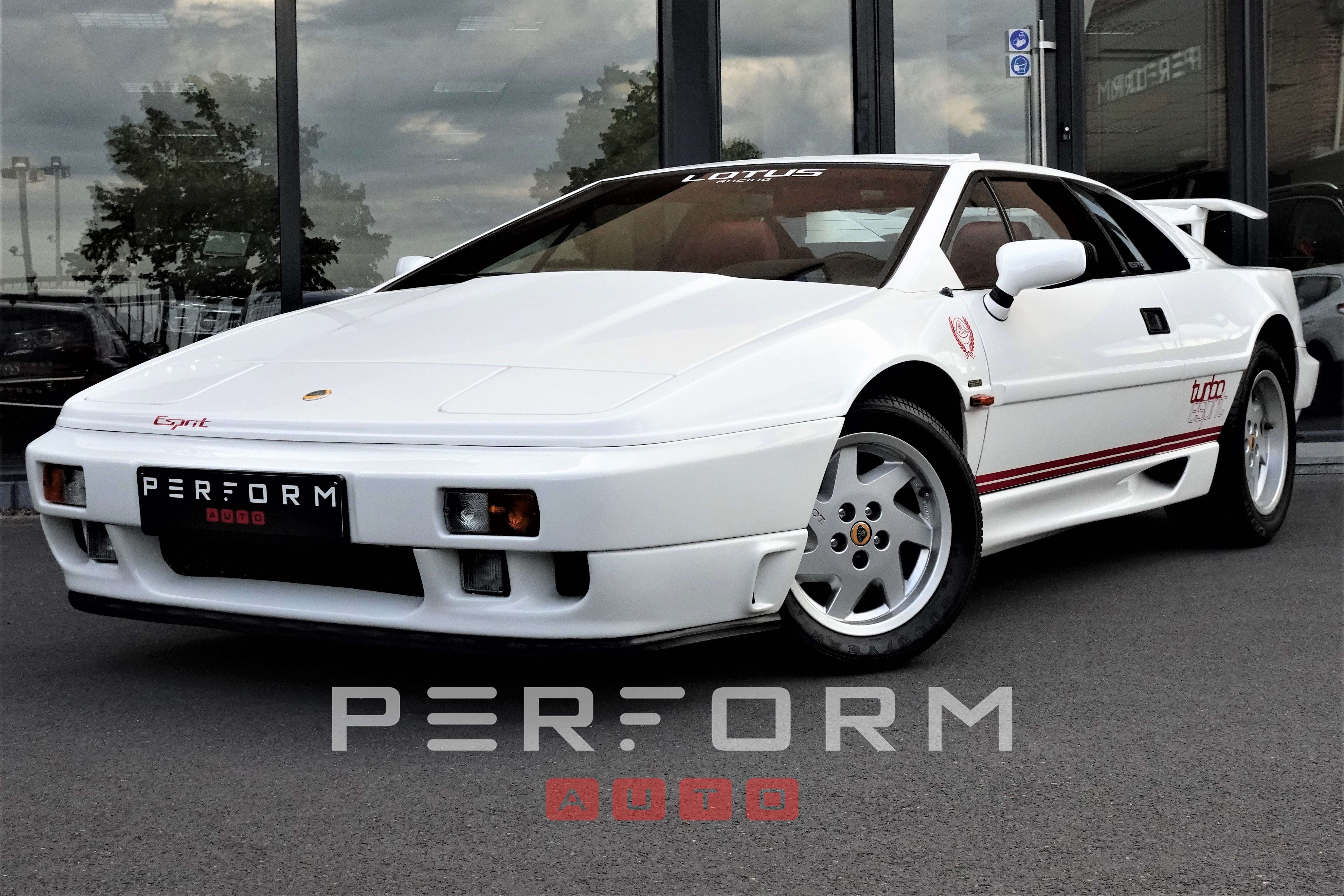 Lotus Esprit Coupe in White used in Dadizele for € 52,900.-