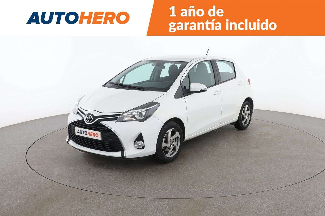 Toyota Yaris Compact in White used in MADRID for € 9,299.-