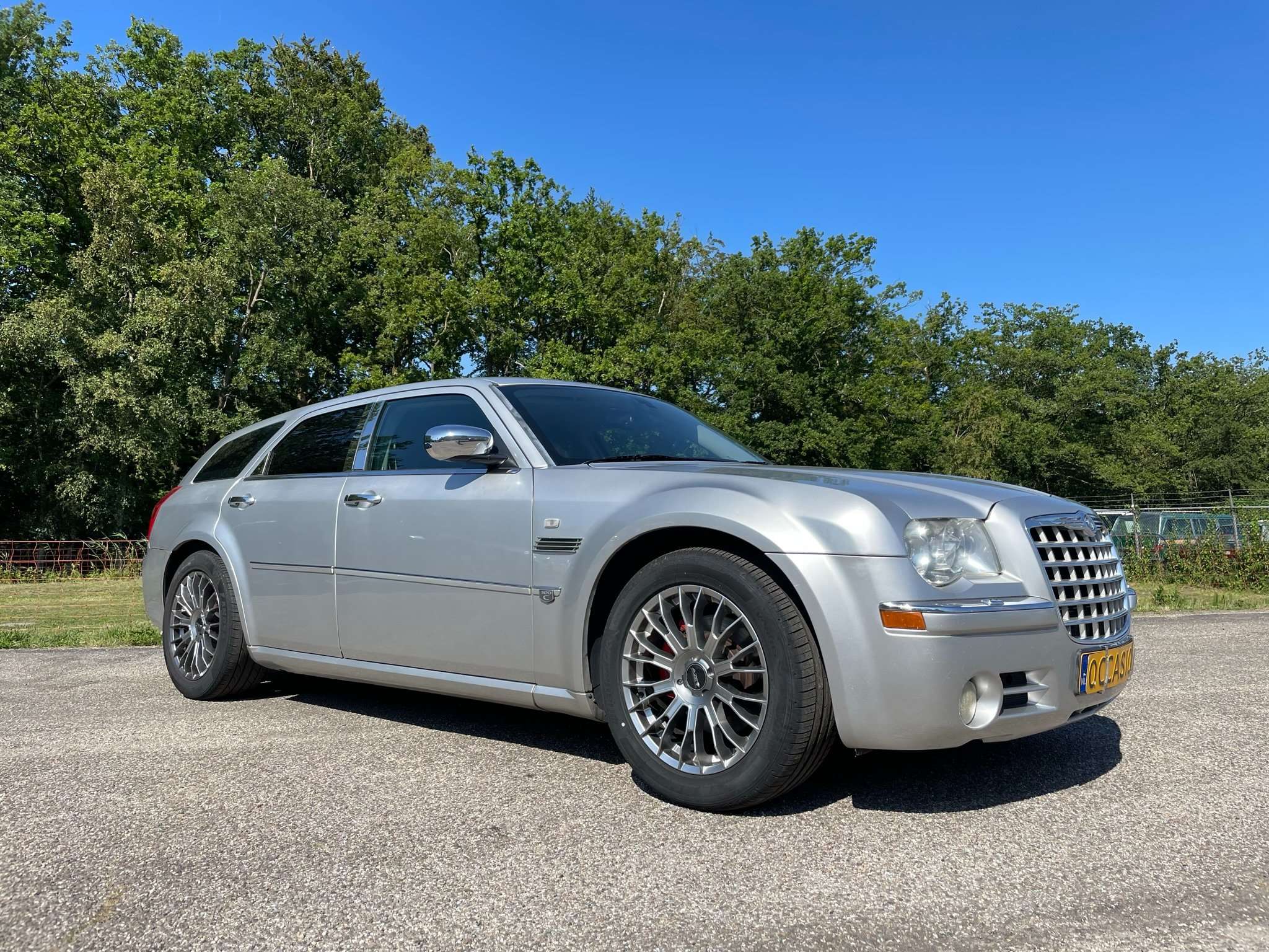 Chrysler 300C Compact in Grey used in HEEMSTEDE for € 13,950.-