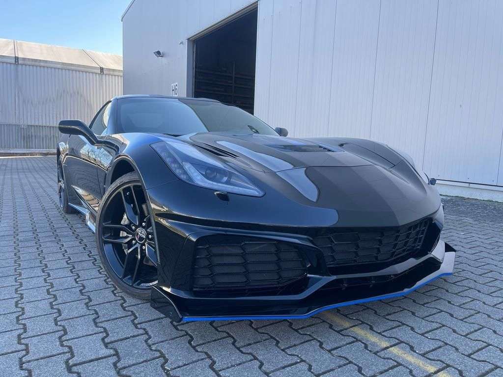Corvette C7 Coupe in Black used in Walldürn for € 56,000.-