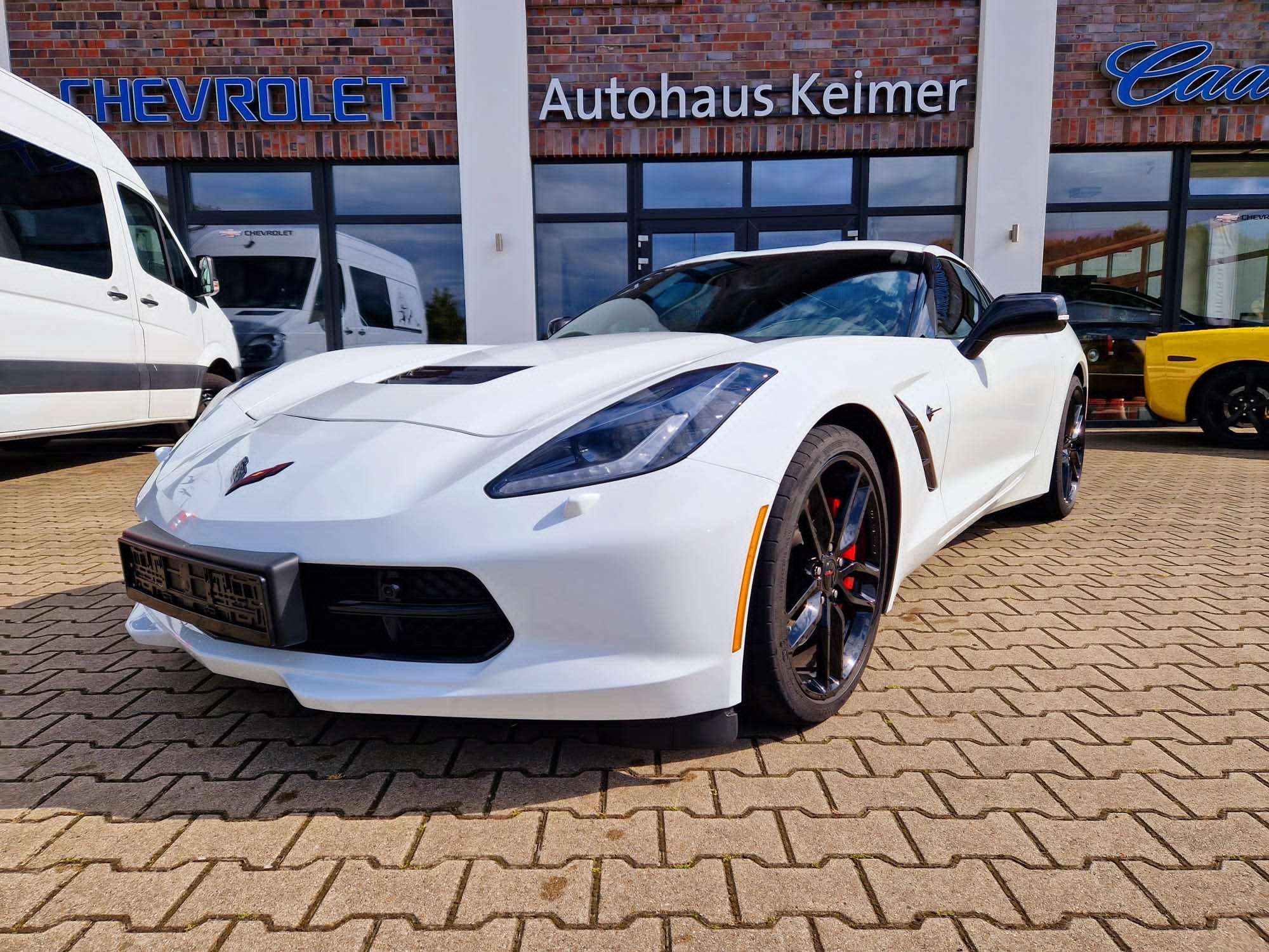 Corvette C7 Coupe in White used in Vechta for € 62,900.-