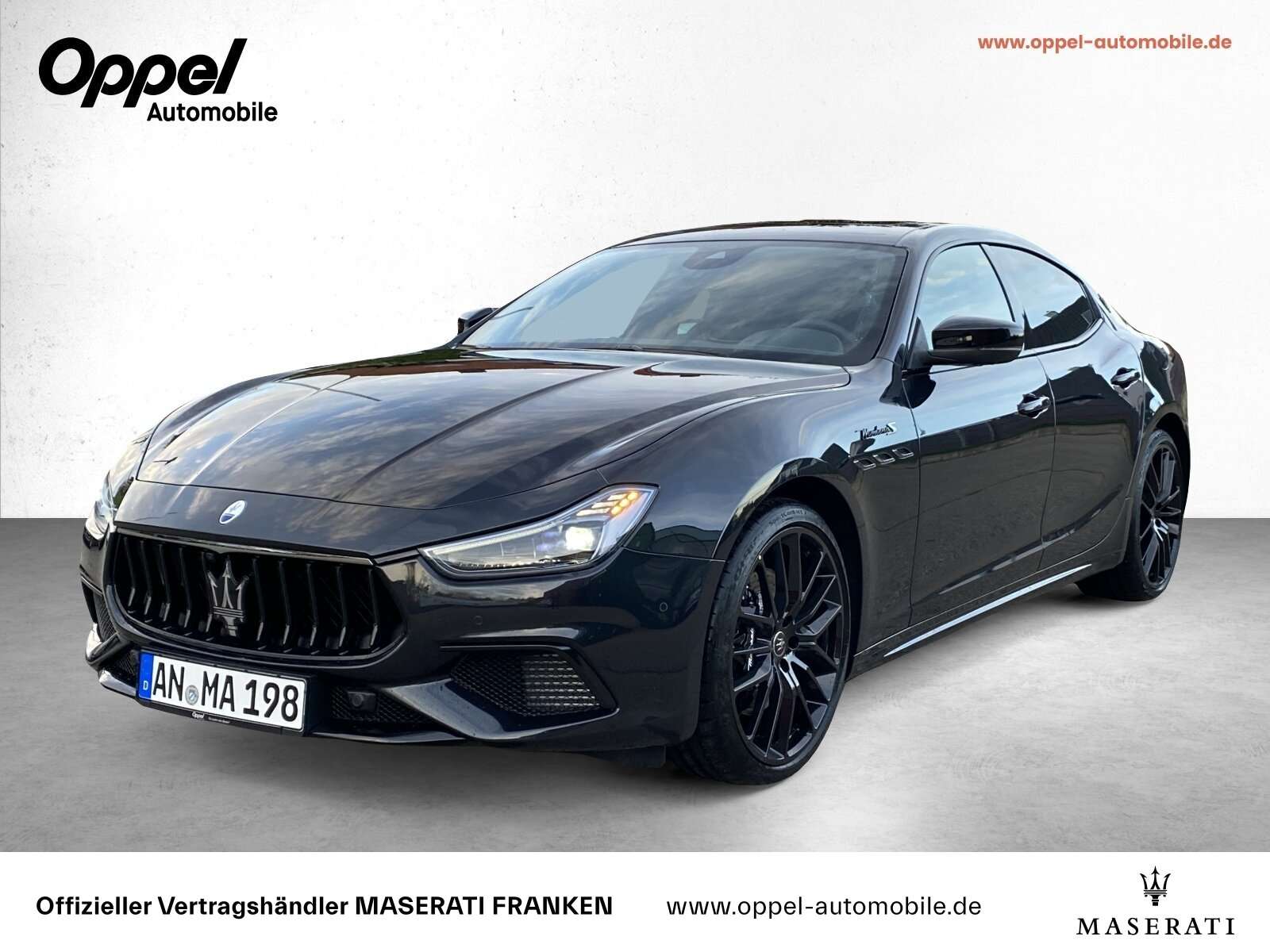 Maserati Ghibli Sedan in Black demonstration in Heilsbronn for € 86,990.-
