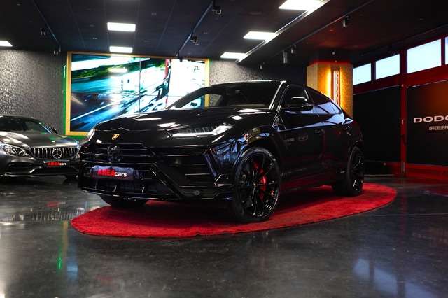 Lamborghini Urus Off-Road/Pick-up in Black new in Berlin for € 355,900.-