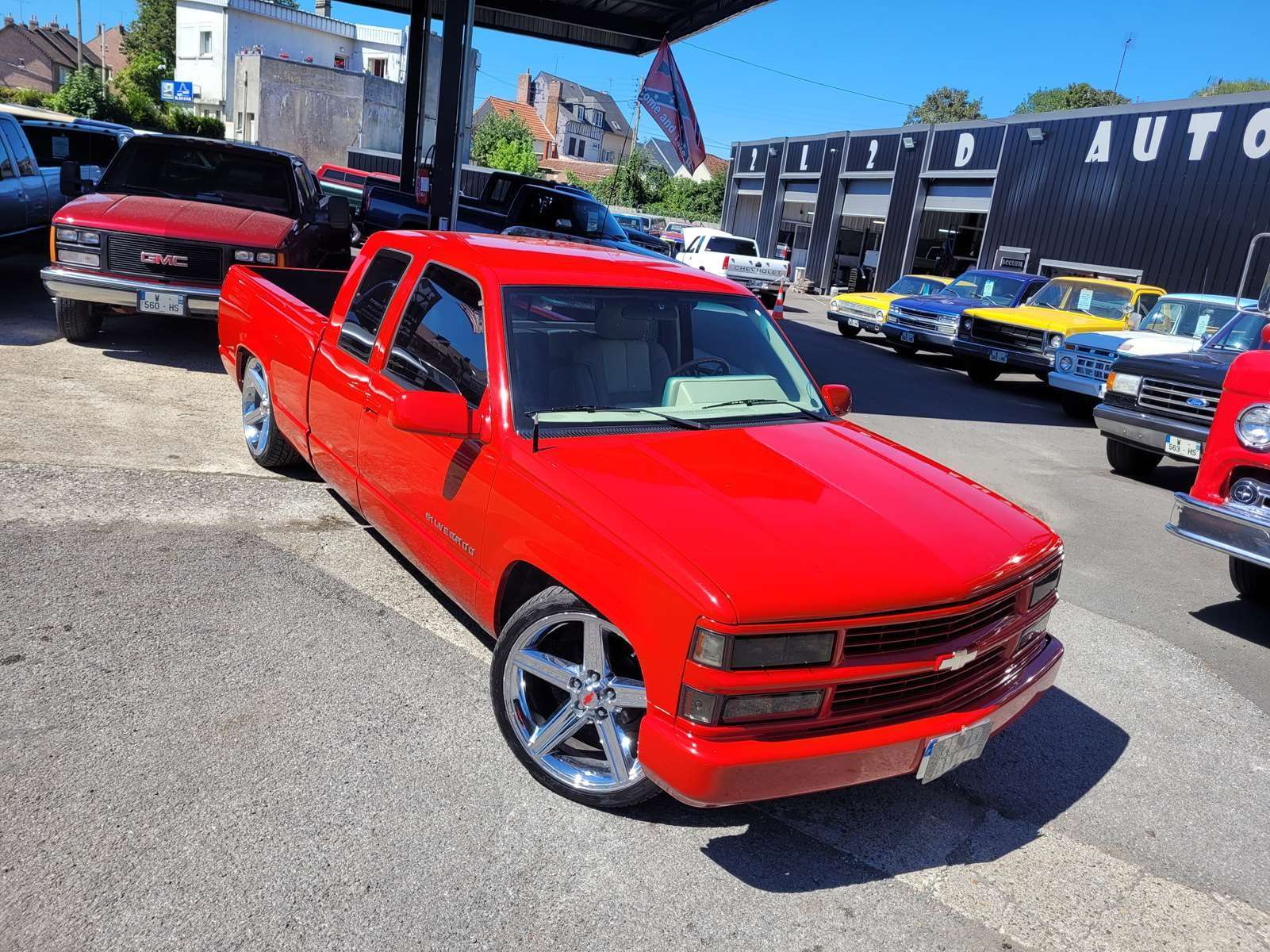 Chevrolet Silverado Off-Road/Pick-up in Red used in Breteuil for € 17,990.-