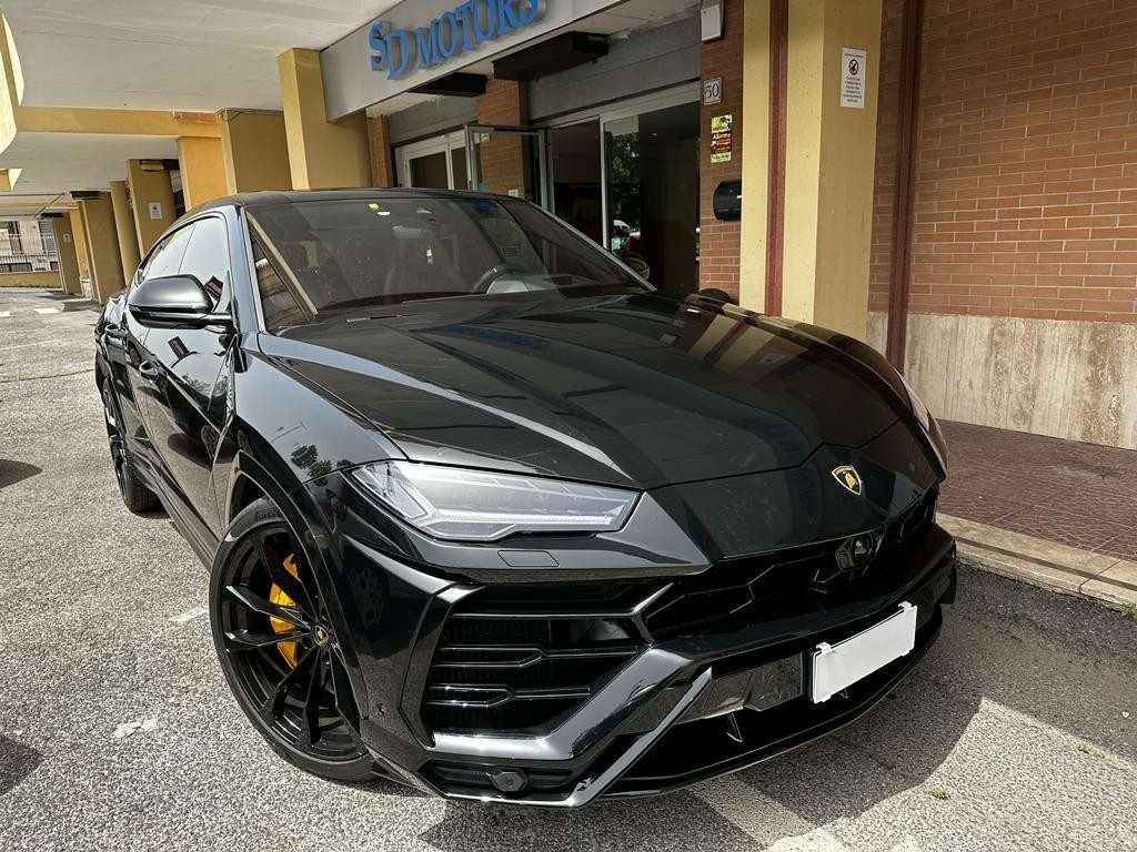 Lamborghini Urus Off-Road/Pick-up in Black used in Roma - Rm for € 279,000.-