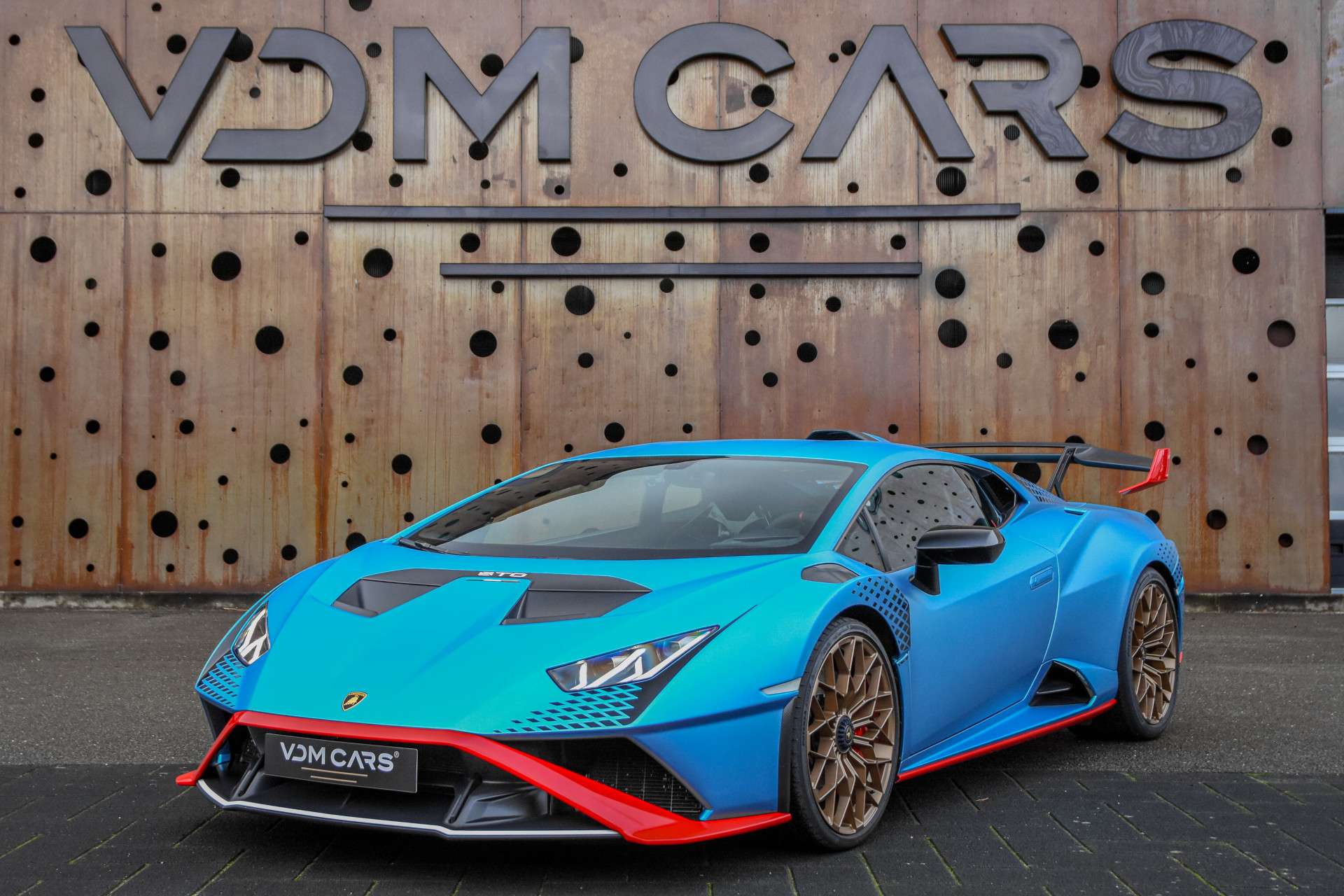 Lamborghini Huracan Coupe in Blue used in HENGELO for € 414,900.-