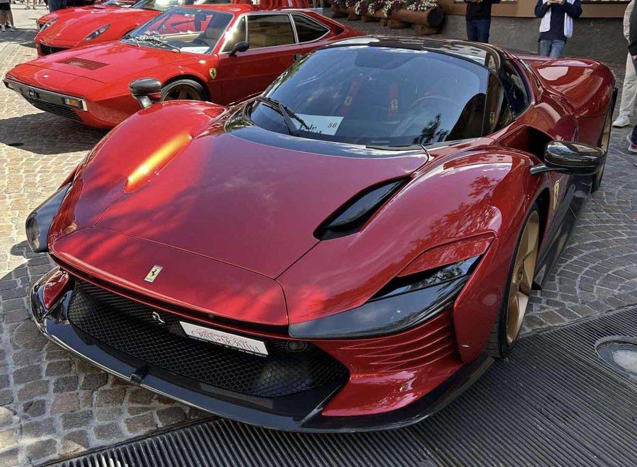 Ferrari Daytona Coupe in Red employee's car in Agliana - Pistoia - Pt for € 4,850,000.-