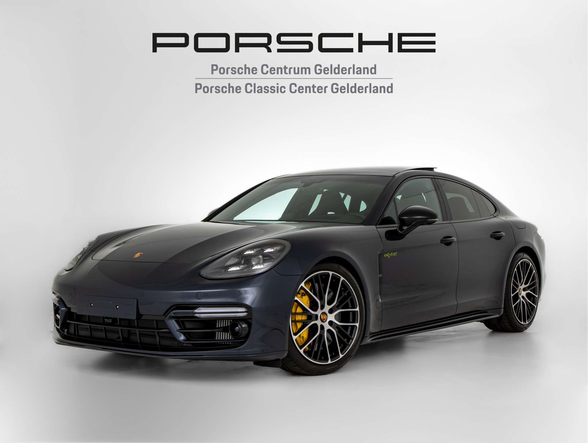 Porsche Panamera Compact in Blue new in HETEREN for € 251,846.-