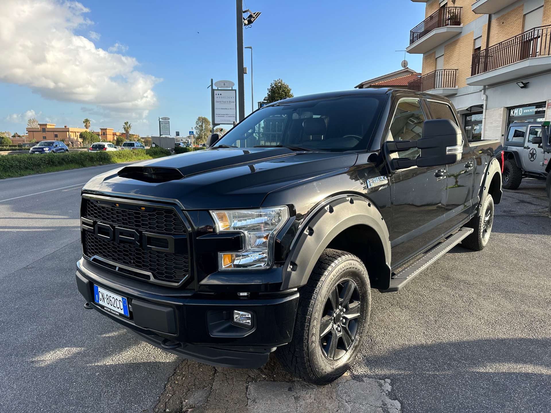 Ford F 150 Off-Road/Pick-up in Black used in Fiumicino - Rm for € 54,900.-