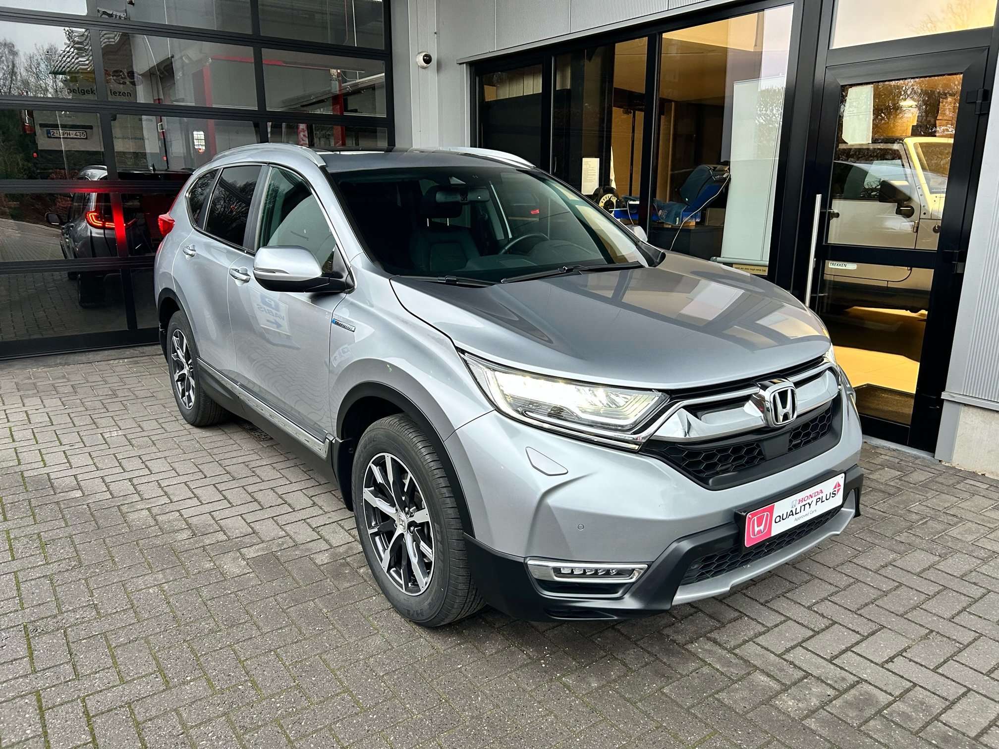 Honda CR-V Off-Road/Pick-up in Silver used in Kalmthout for € 30,999.-