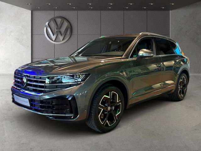 Volkswagen Touareg Off-Road/Pick-up in Grey new in Speyer for € 89,900.-