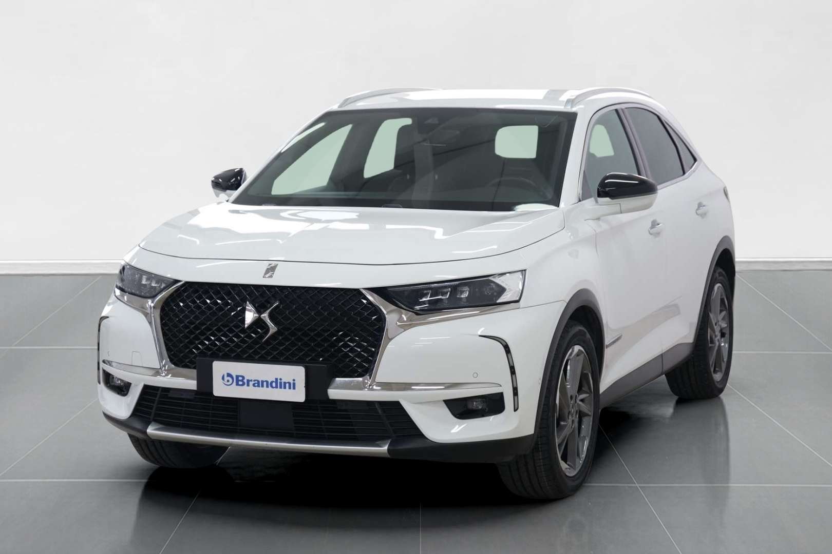 DS Automobiles DS 7 Crossback Off-Road/Pick-up in White used in Firenze for € 23,870.-