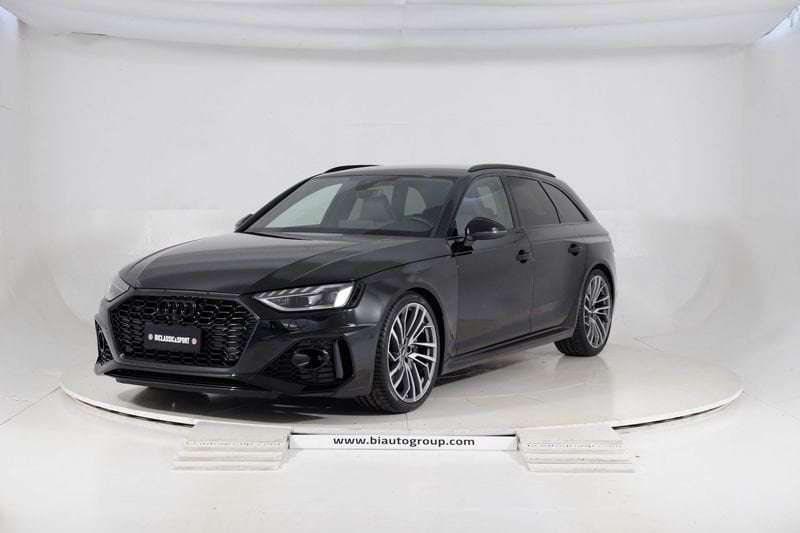 Audi RS4 Station wagon in Black used in Settimo Torinese - Torino - To for € 66,000.-