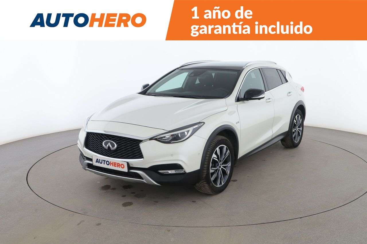 Infiniti QX30 Off-Road/Pick-up in White used in Zaragoza for € 16,899.-