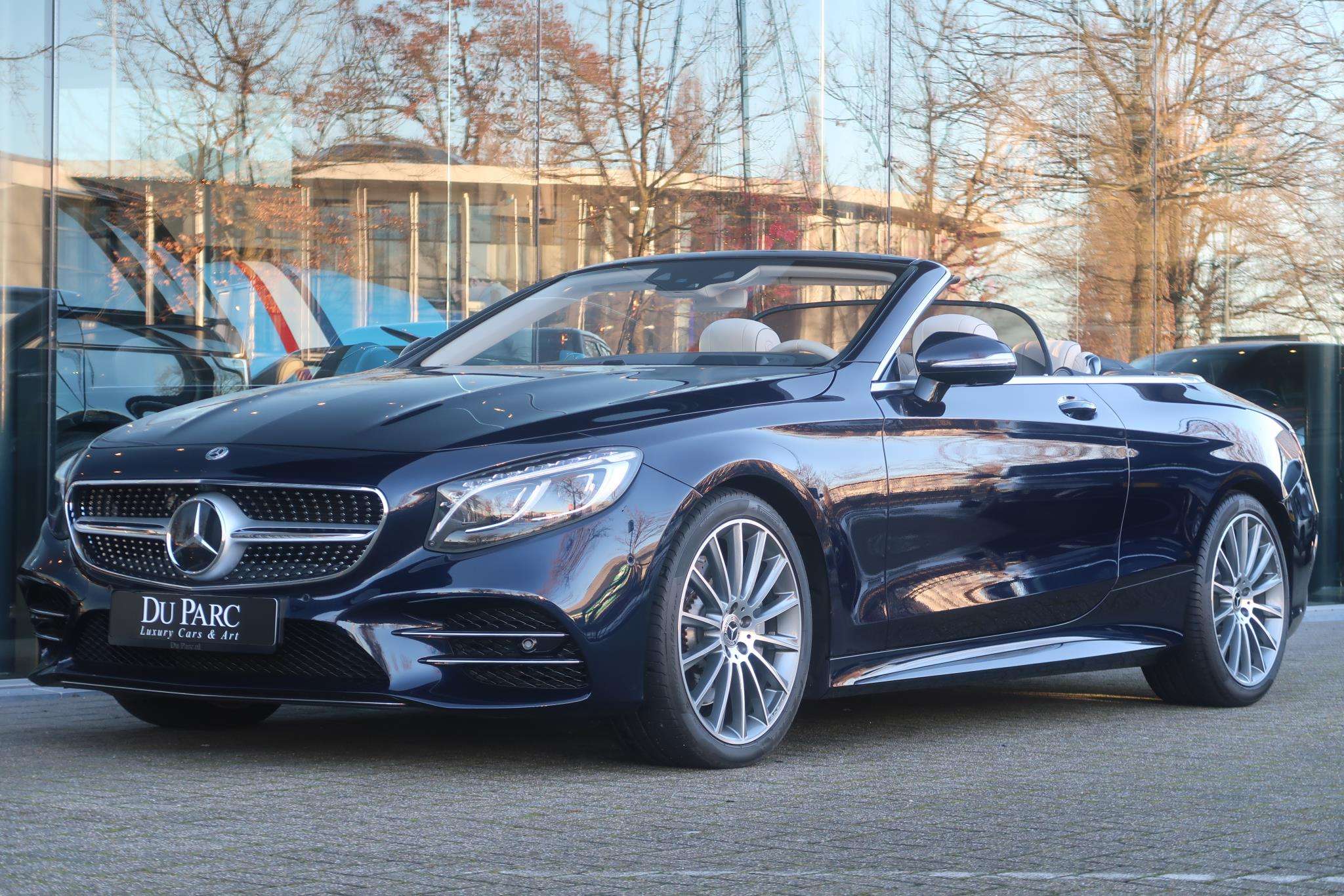 Mercedes-Benz S 560 Convertible in Blue used in OISTERWIJK for € 179,888.-