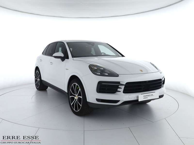 Porsche Cayenne Off-Road/Pick-up in White used in Torino - To for € 76,000.-