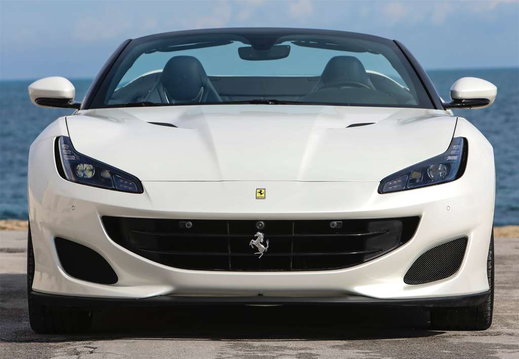Ferrari Portofino Coupe in Grey used in San Sebastian De Los Reyes for € 219,990.-