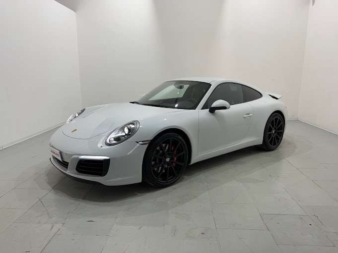 Porsche 991 Coupe in White used in Milano - Mi for € 109,000.-