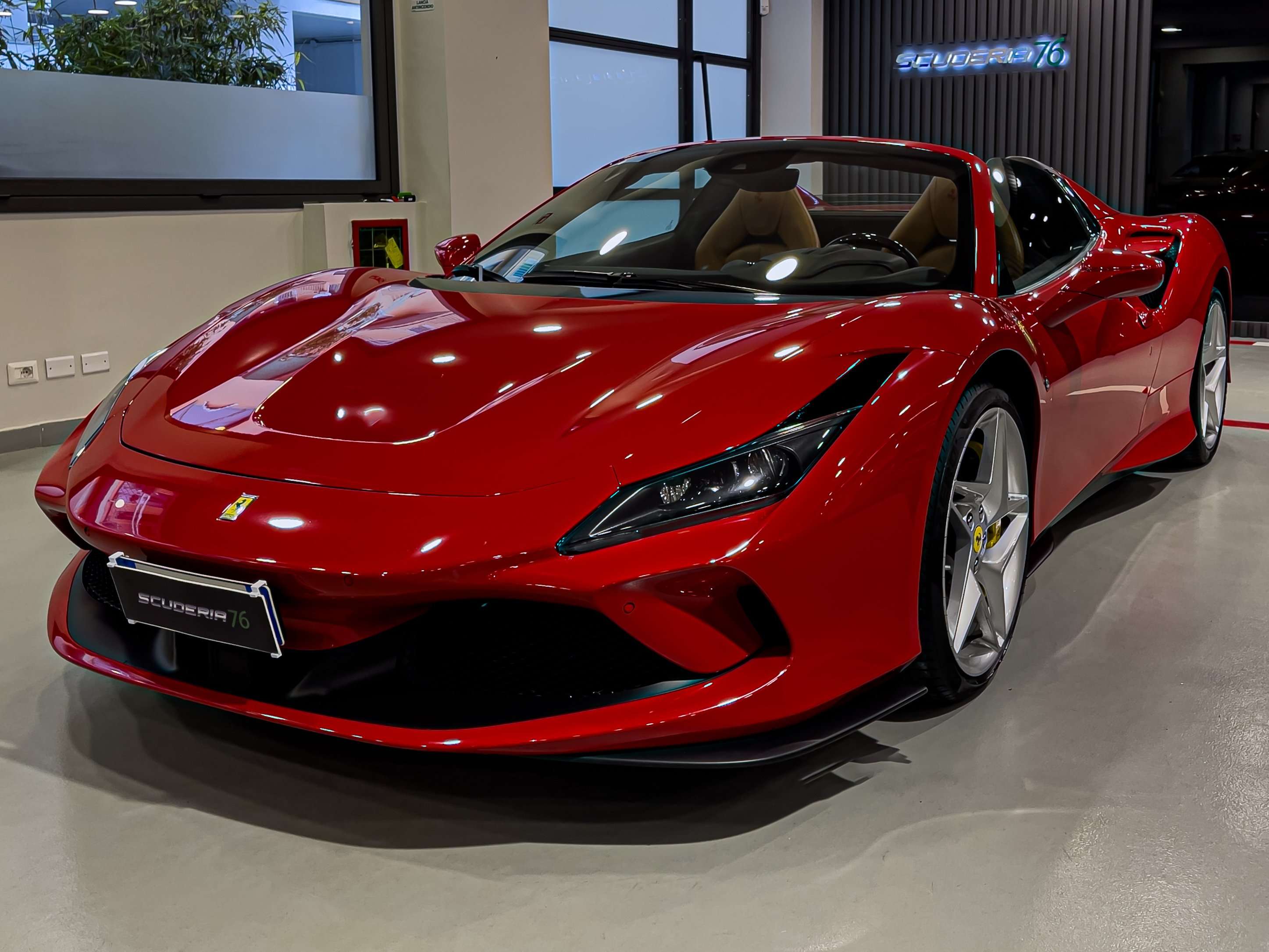 Ferrari F8 Spider Coupe in Red used in Milano - Mi for € 335,000.-