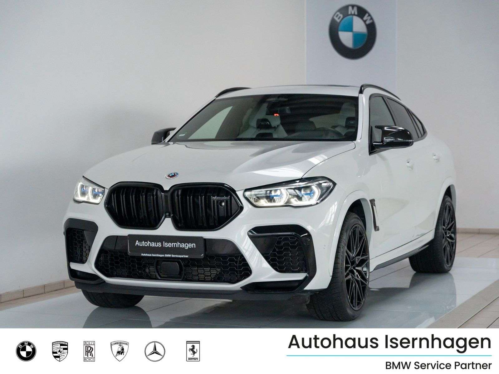 BMW X6 M Off-Road/Pick-up in White used in Isernhagen for € 99,990.-