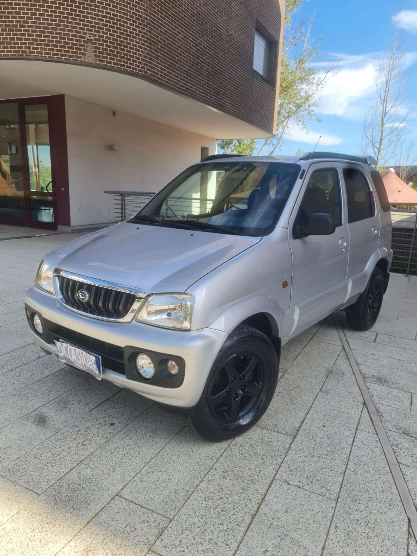Daihatsu Terios Off-Road/Pick-up in Grey used in Napoli - Na for € 6,390.-