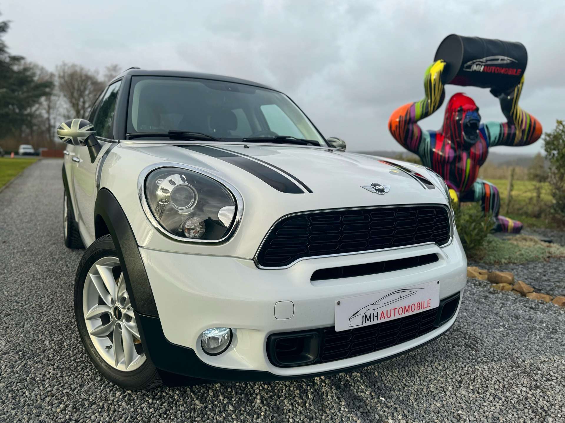MINI Cooper SD Countryman Station wagon in White used in Assesse (Namur) for € 9,500.-