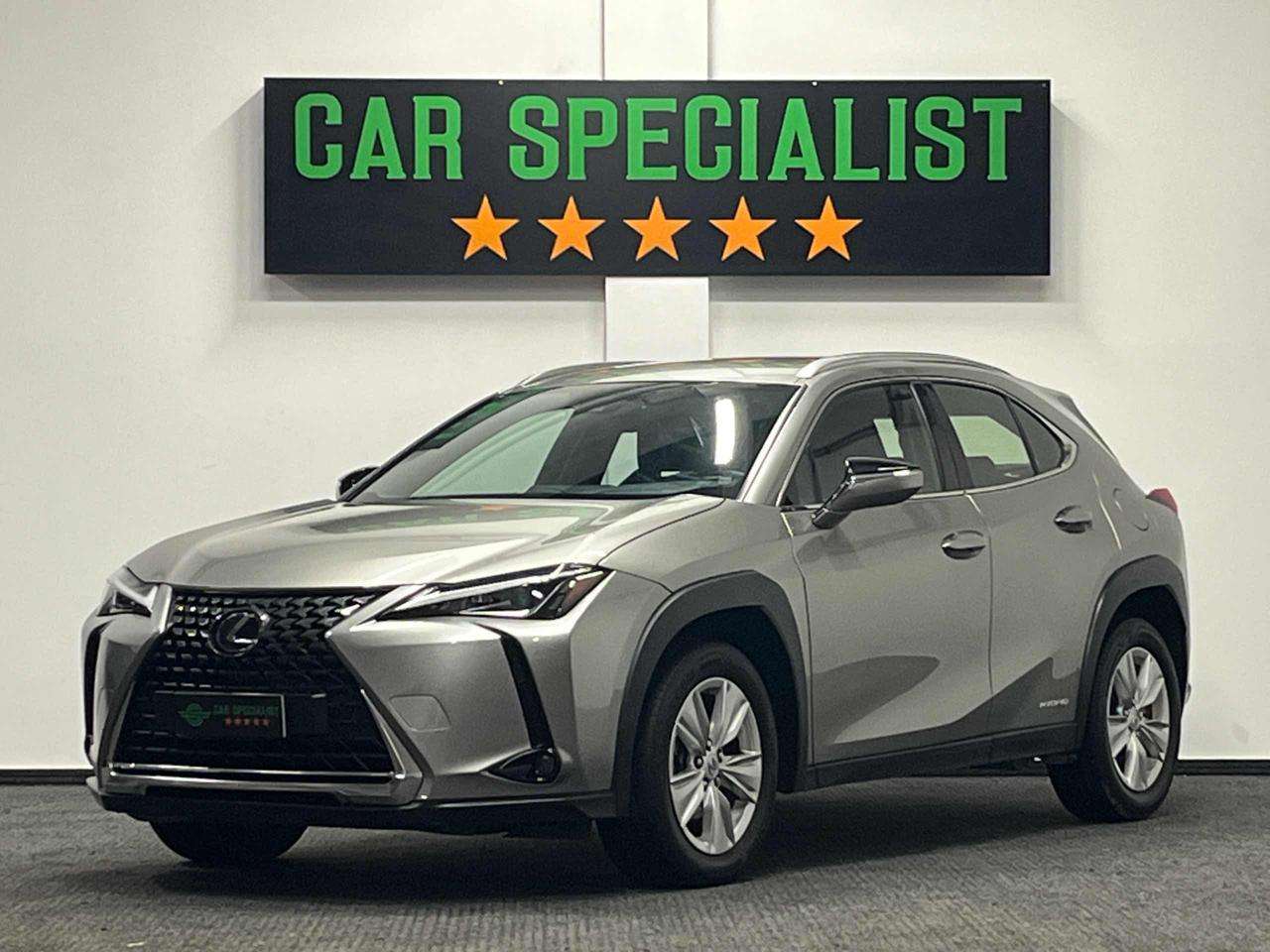 Lexus UX 250h Off-Road/Pick-up in Grey used in Como - Co for € 23,450.-