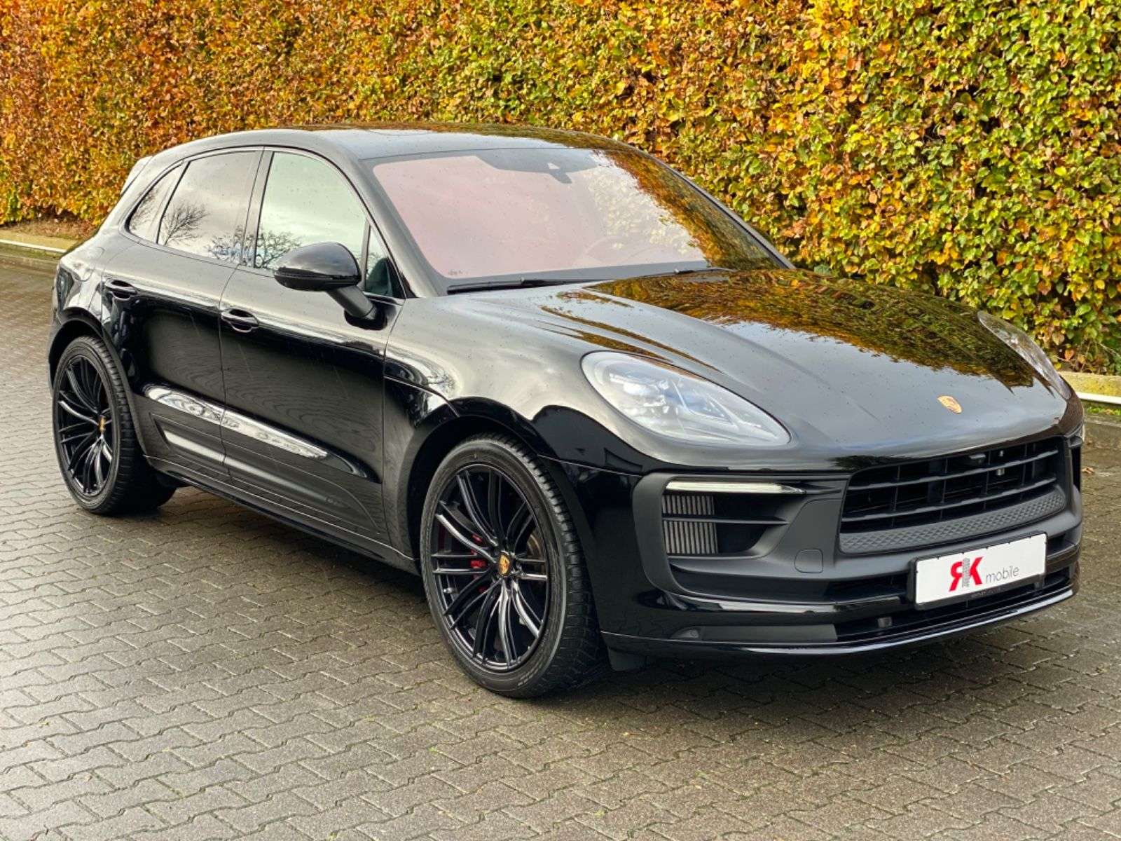 Porsche Macan Off-Road/Pick-up in Black used in Syke for € 65,500.-